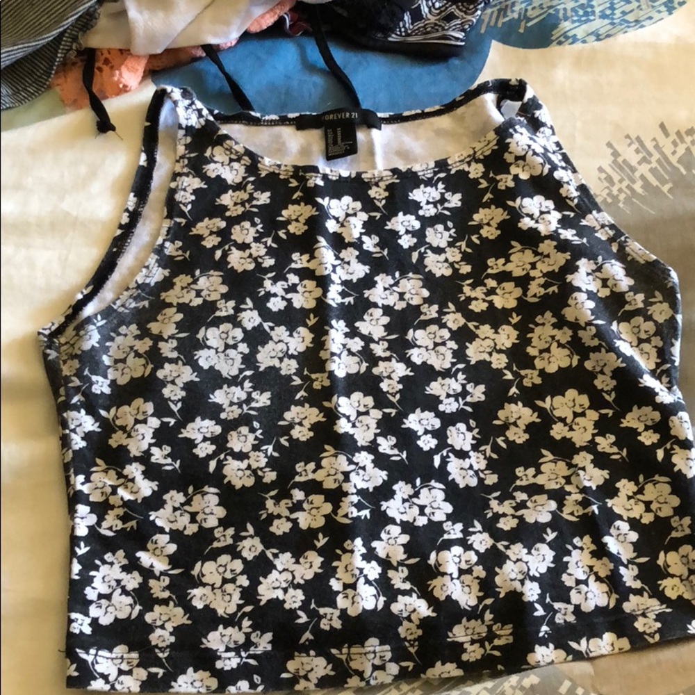Crop top